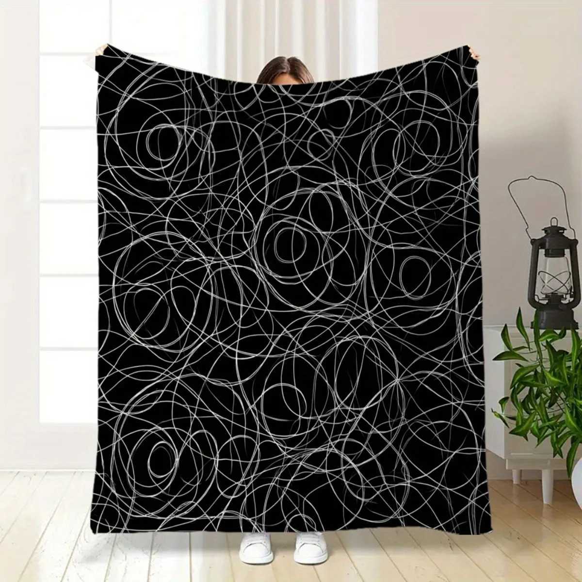 1pc Black White Swirls Flannel Blanket - Soft Durable 2D Digital Print All-Season Lightweight Cozy Throw for Couch BedW251107-image-1083907484