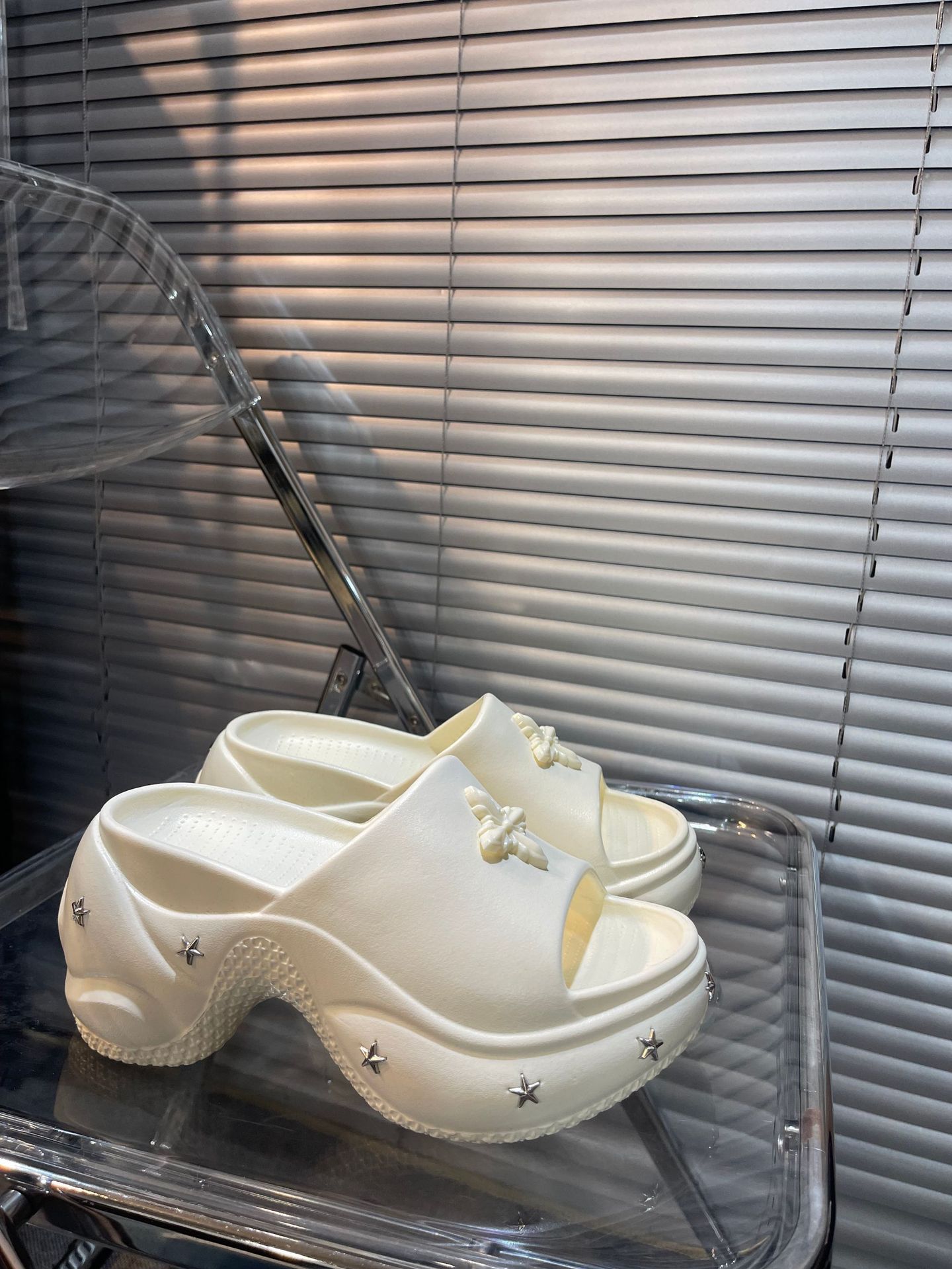 Hot free shipping designer for womens Thick soled slippers white black Summer fashion flat bottomed outdoor casual women