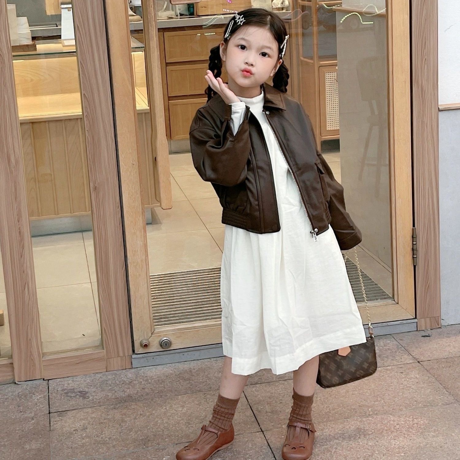 D660 Girls&#039; Spring and Autumn New Style Stylish Retro Leather Jacket Jacket and Little Girl&#039;s French Dress Three-Piece Set-image-1084021685
