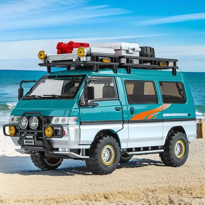 124 Delica Alloy Car Model Sound and Light Childrens Toys Off-road Vehicle Bus Camper Desktop Ornaments Boys Gift C251118-image-1085145161