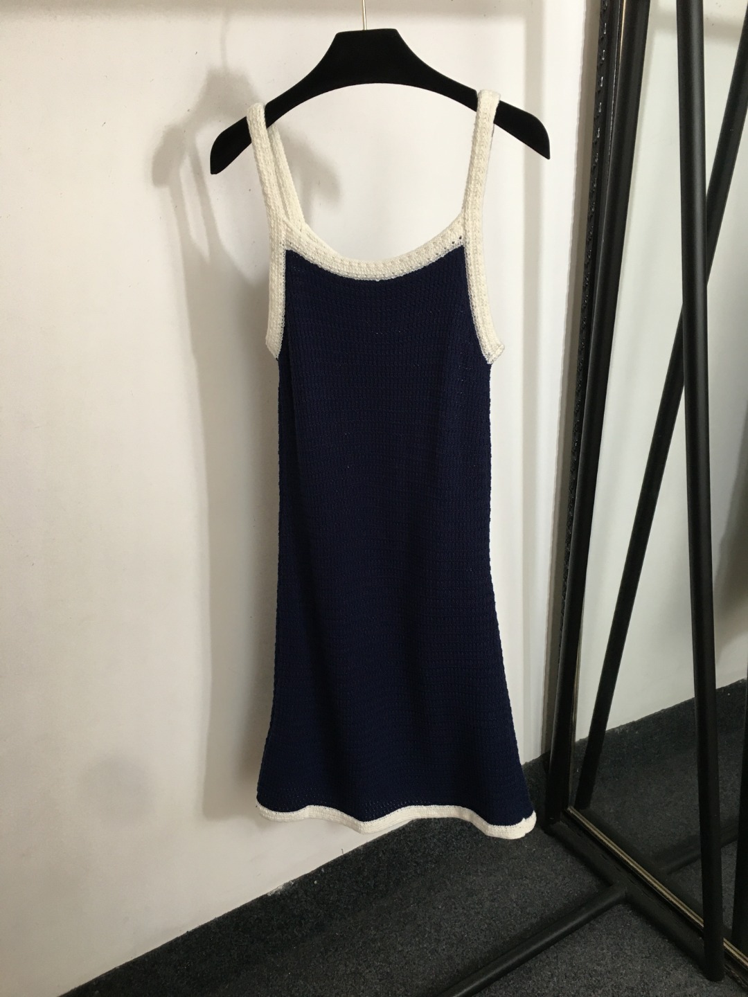 Designer 2025 Navy Blue Women Dress High End Spaghetti Straps Dresses For Womens Milan Runway Buttons Party Prom Dress 41130 M260723
