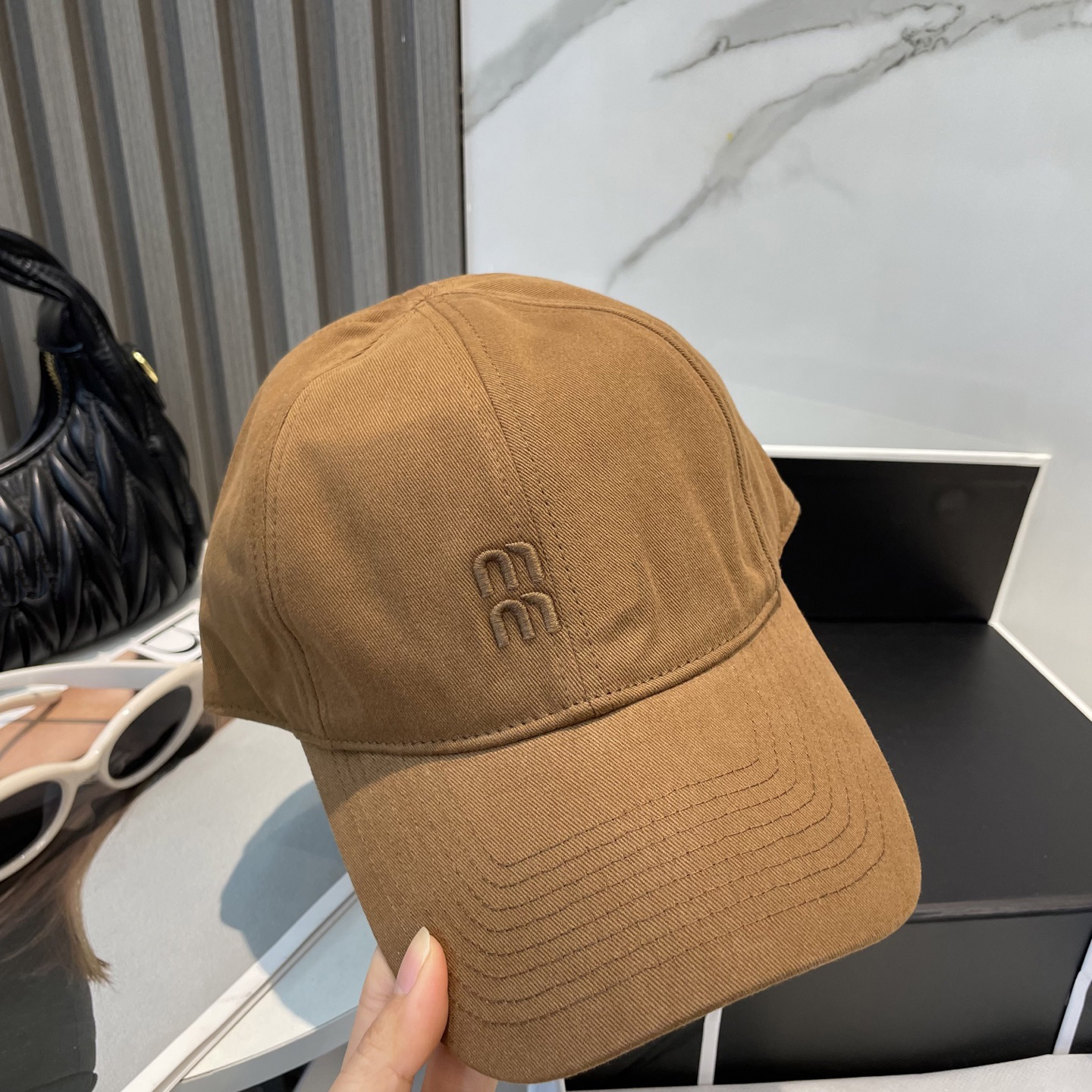 Brand designer luxury high quality solid color letter design fashion hat match style travel couples model adjustable All Seasons Leisure fancy ca