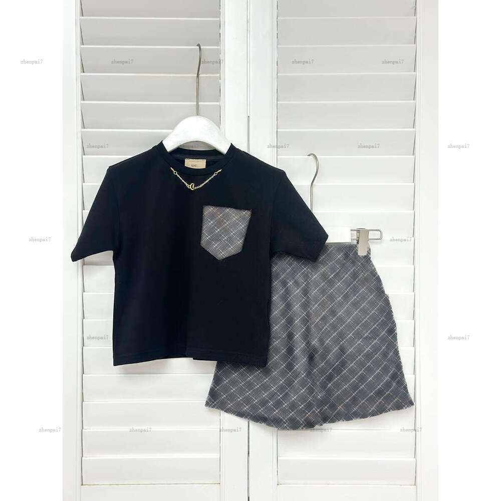 Top baby T-shirt set Summer boys girls tracksuits kids designer clothes Metal chain decoration Short sleeve and Denim shorts A162X05N045-b-image-1084241939