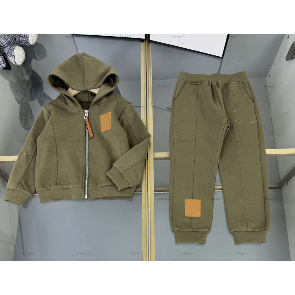 Top baby Coat set hood design Tracksuits Kids designer Clothes Dark green design jackets and casual pants A946X26N000-image-1084241688