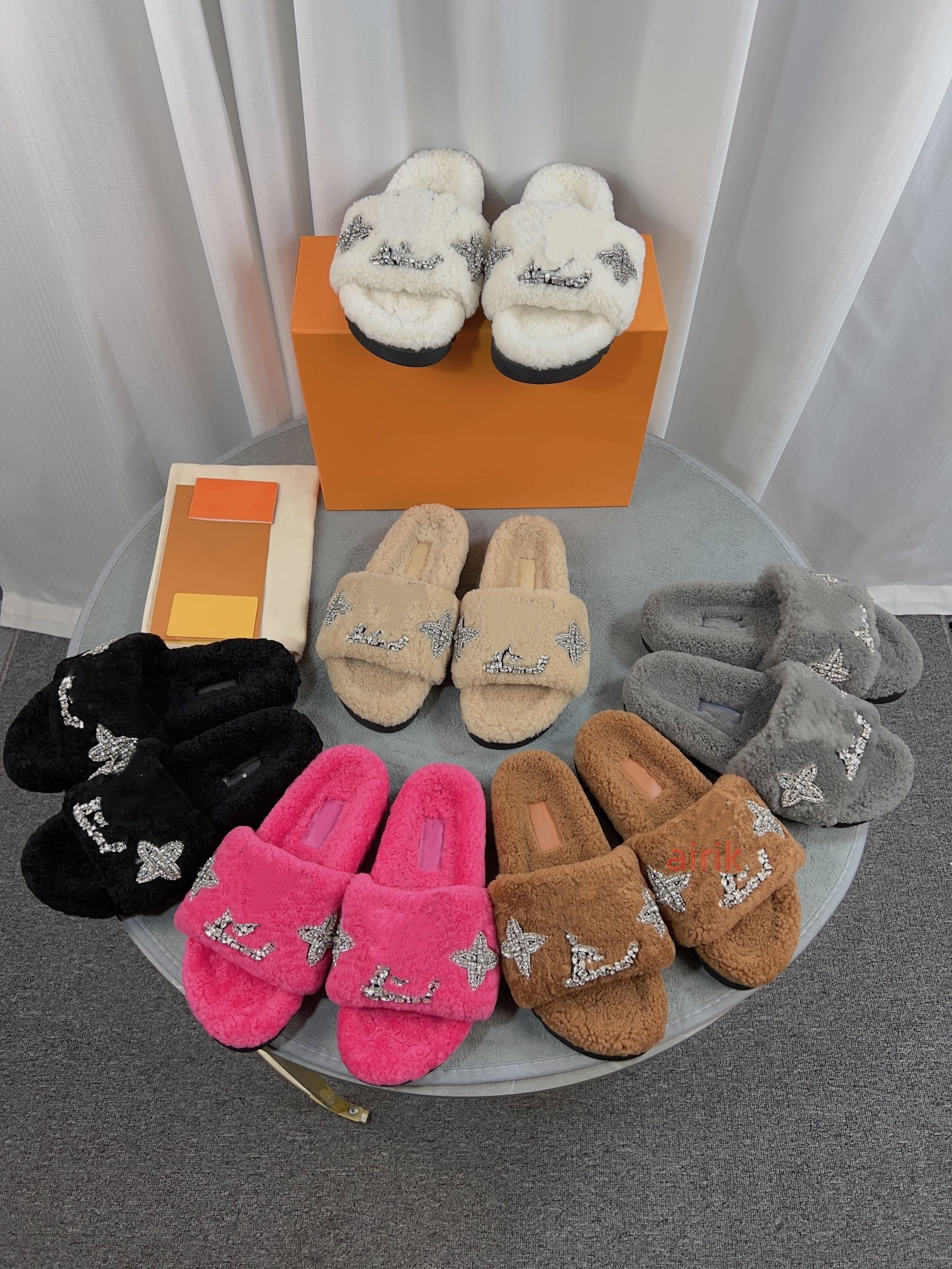 Designer Slippers Lamb hair slippers Chestnu slipper fluffy platform slippers scuffs wool shoes sheepskin classic brand casual men women outside-image-901456556