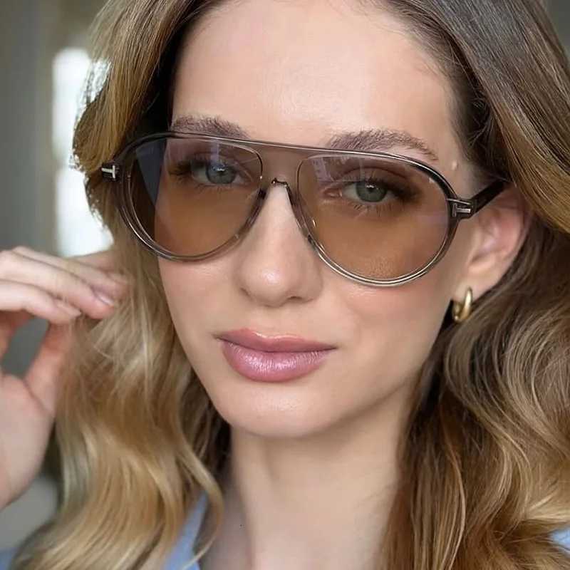 New Modern Trendy Fashion Sunglasses Men Women T-Shaped Large Frame Goggle Pilot SunGlasses Hip Hop for Male Eyewear UV400XJ251112