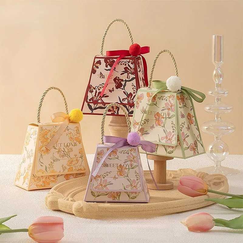 10pcs Paperboard Flower Wedding Gift Bag Marry Red Paper Candy Box Souvenir Packaging Boxs with Handle Silk Ribbon for Guests M251113-image-1084489484