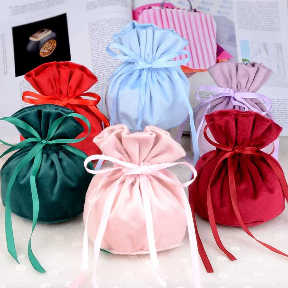 5pcs/lot 13x15cm Velvet Gifts Bag Silk Ribbon Drawstring For Party Christmas Wedding Holiday Gift Portable Bags M251113-image-1084490764