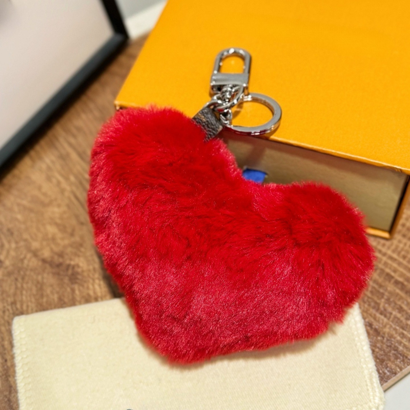 Designer Keychains Fluffy Heart Shape Keychain Luxury Bag Hangings Women Cute Bag Charms Designer Key Rings High Quality Couples Giftsnb
