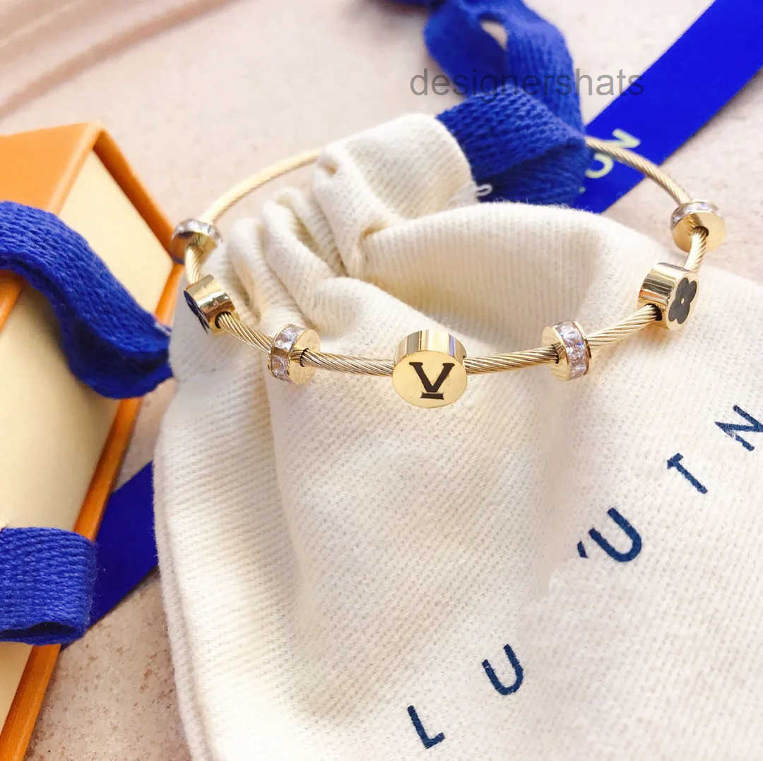 Bangles Luxury Gold Plated Diamond Bangle Box Packaging Designer Bangle Womens Boutique Love Gift Bange Classic Style Birthday Wedding Bracelet b61