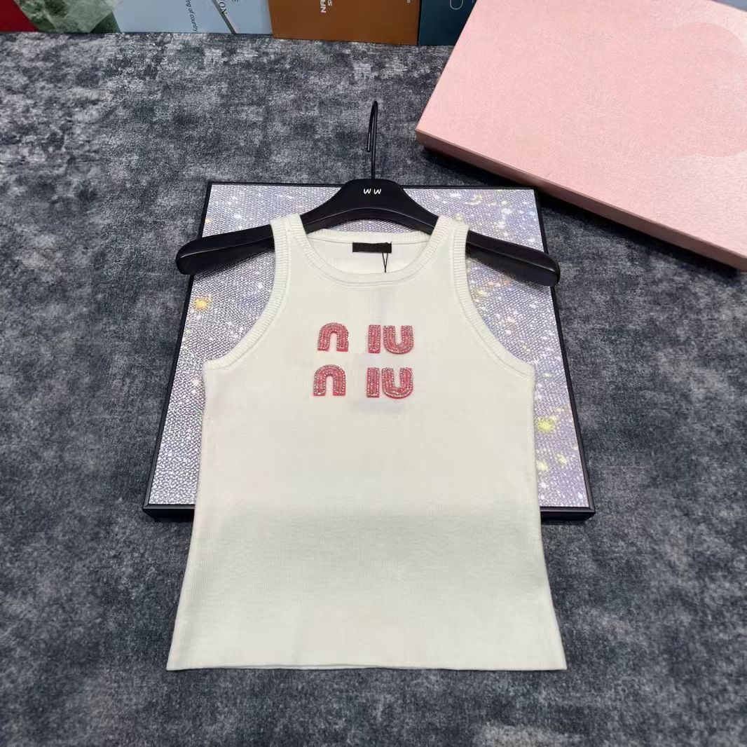 Miu Tank Veat Designers Womens European Made Letters Slim Slim Age Reducing Comfortable Versatile And White Classic Knitted Miu Vest Design Sleevele