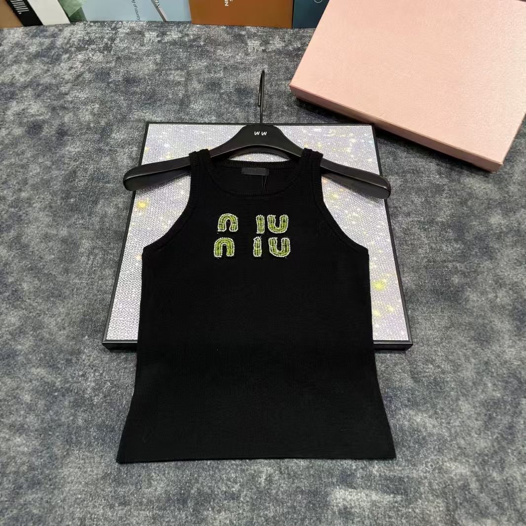 Miu Tank Veat Designers Womens European Made Letters Slim Slim Age Reducing Comfortable Versatile And White Classic Knitted Miu Vest Design Sleevele