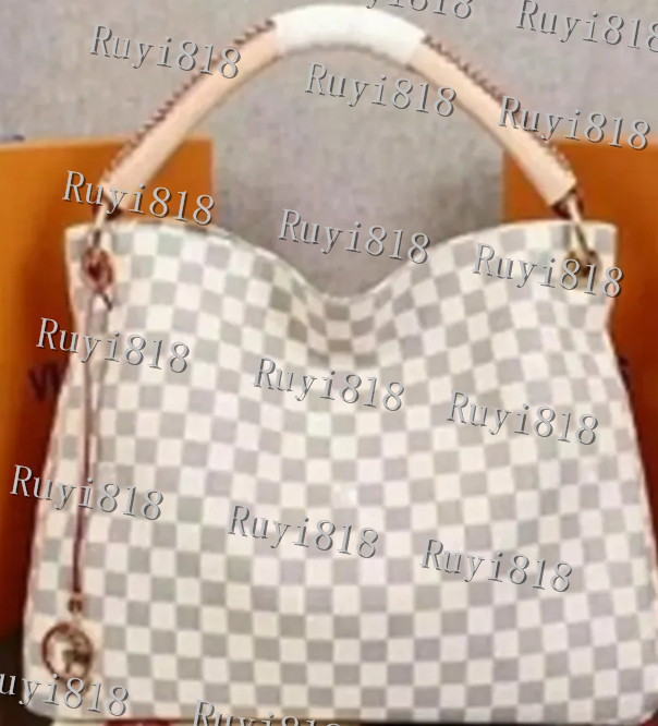 2026 Women's Bag Classic Designer Bag New Handheld Women's Bag Letter Printed Single Shoulder Bag Crescent Bag Underarm Bag AQ03