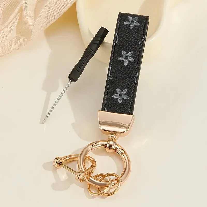 Porte-clés en Faux cuir à motif floral élégant, 1 pièce, boucle à anneau Durable, idéale pour KeysXJ251114