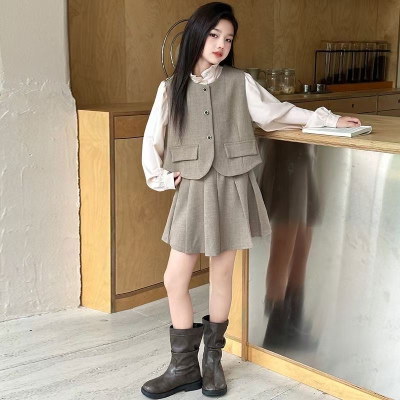 D694 Girls&#039; Autumn Set 2024 New Style, Stylish Three-Piece Set with Suit Vest and Pleated Skirt for Middle and Large Children-image-1084835118