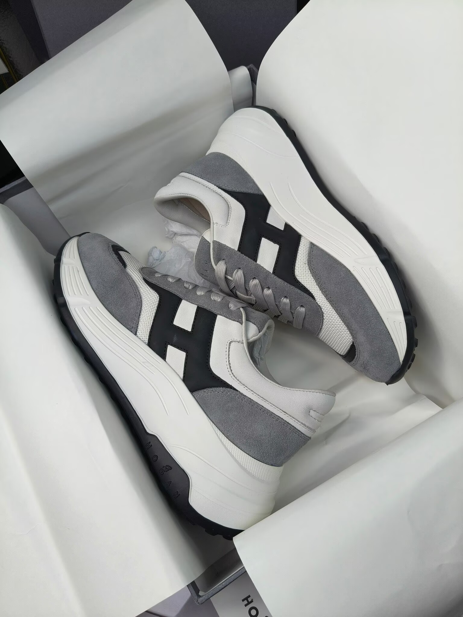 Top Quality Women Men H669 Suede Leather Sneakers Hyperlight Chunky Outsole Runner Sport Party Wedding Dress Breathable Comfort Footwear