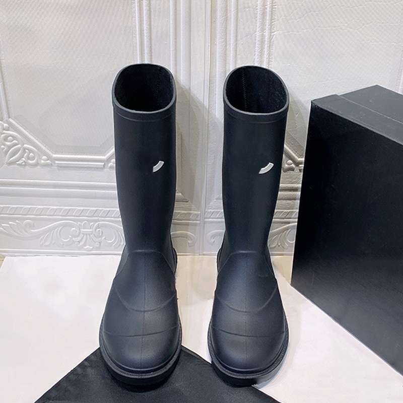 Luxury Designer Women Boots Fashion Thick Bottom Rubber Boot Quality Winter Womens Mid-length Rain Boots 19247