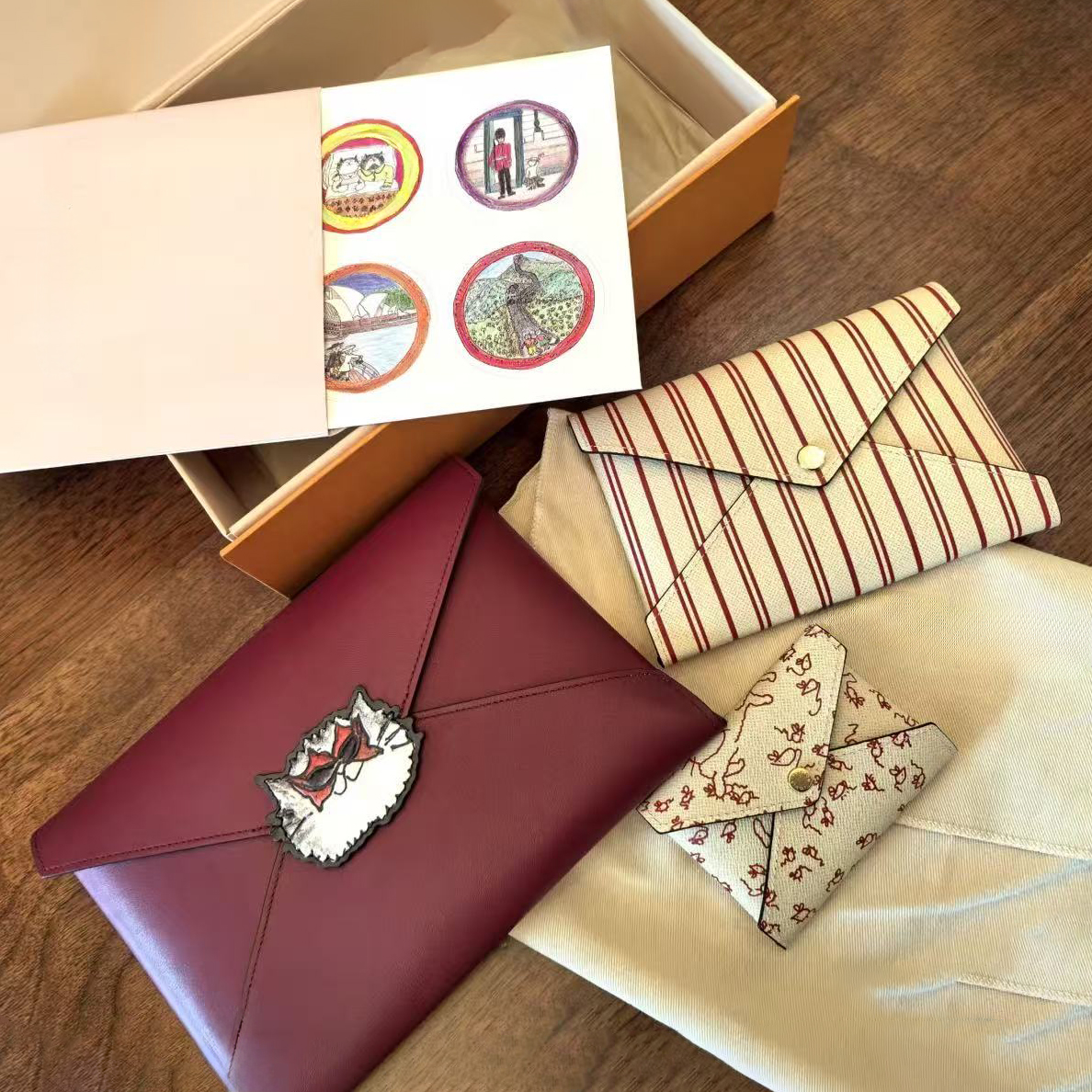3 In 1 Cat Red Toiletry Bags Designer Woman Clutch Bag Envelope Bag Travels With Grace Coddington Collection Makeup Bag Genuine Leather Vanity Bag T