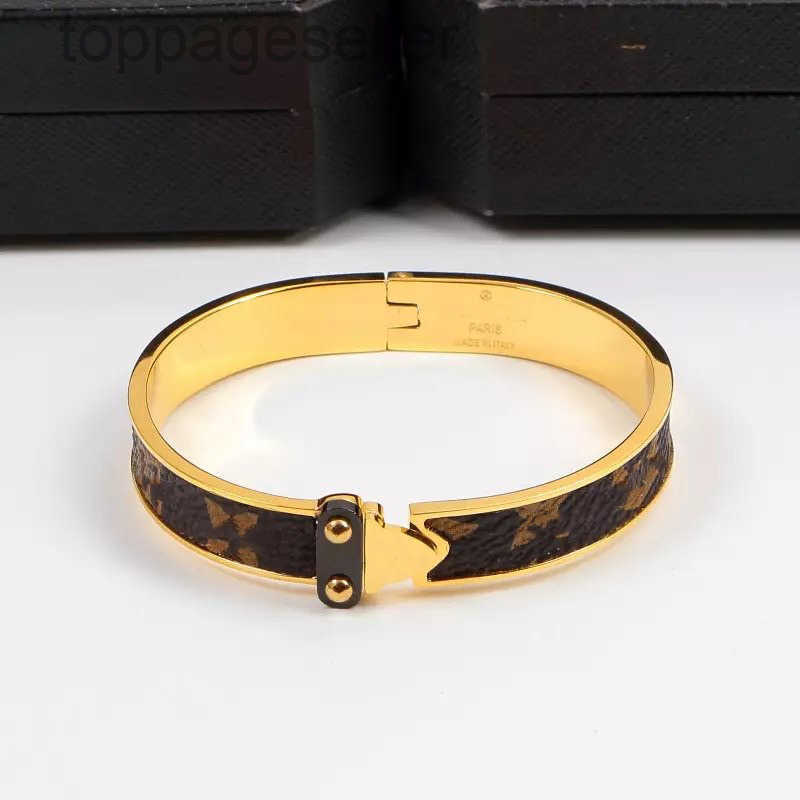 19CM Gold Silver Color Women Designer Bangles Classic Arrow Old Pattern Stainless Steel Bracelets Luxury V Letter Couple Bangles WIH4