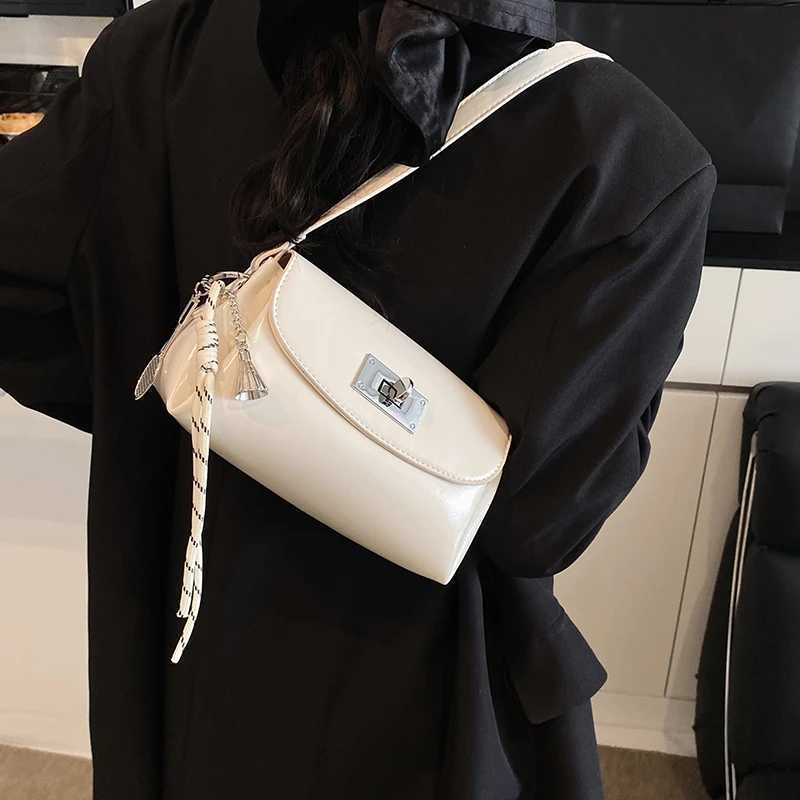Elegant Leather Classic Messenger Purse Crossbody Bag For Women With Simple Vintage Design And LetterW251117