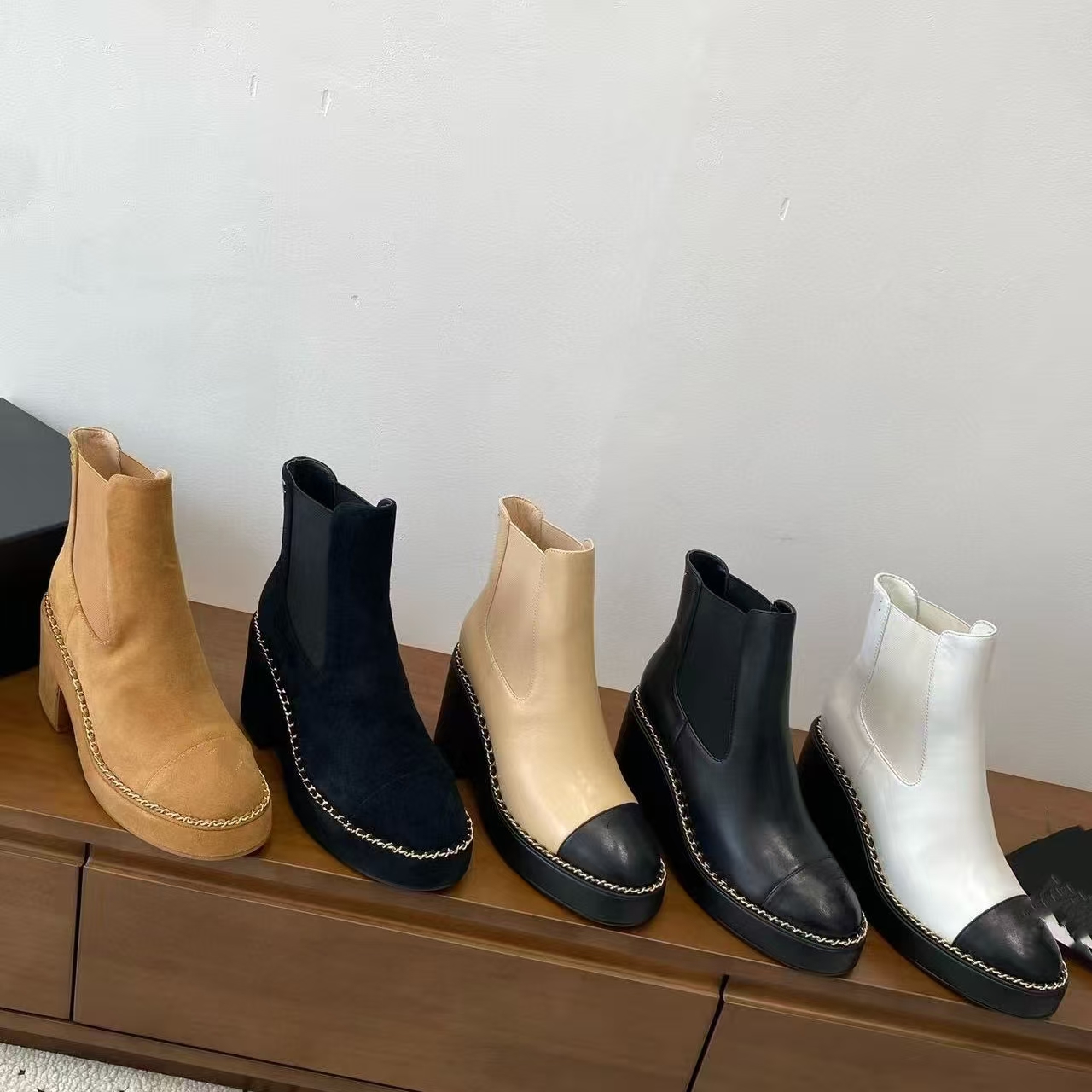 Top quality Trend classics round toe Platform ankle boots Slip-On Chunky Block heels Combat boots Real leather Knight boots for womens Luxury design
