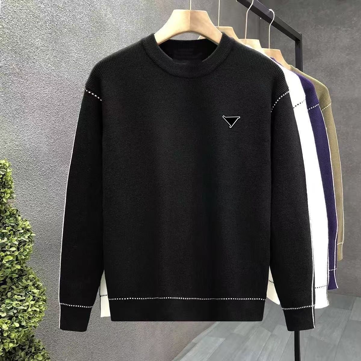 High quality designer men's round neck pullover sweater with fashionable embroidery knitting versatile long sleeved knitting sweater
