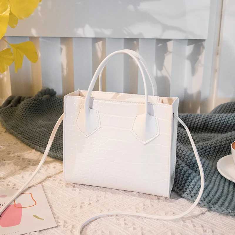 Soft PU leather cross body bag womens crocodile pattern shoulder bag solid color retro design girls handbagXJ250422