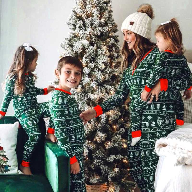 2026 Christmas Family Pajamas Set Green Family Look Matching Adult Women Mom Me Kids Xmas Clothes Sleepwear Baby Romper Outfits C251118-image-1085088325