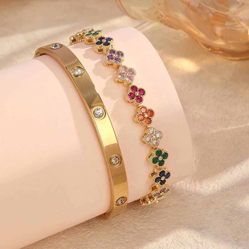2PCS Coloré Brillant Zircon Fleur À Cinq Feuilles Empilées Bracelet Bracelets Haute Qualité 18K Plaqué Or Bijoux En Acier Inoxydable GiftXJ251118