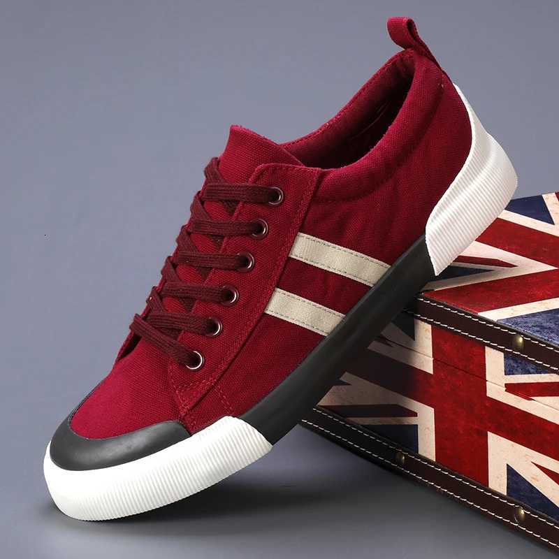 2023 New Retro Red Canvas Spring Summer Mens Casual Designer Lace up Vulcanized Shoes for Men Flat Sneakers Z251114