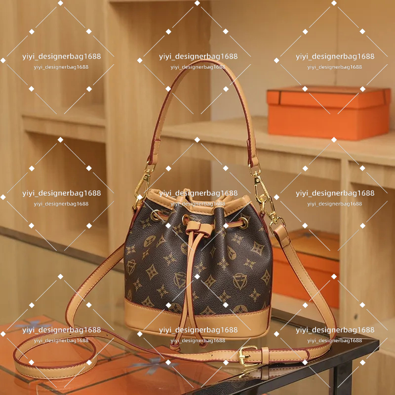 2025 New Designer bag Fashion print high quality Artwork bucket bag hand bill shoulder crossbody bag for women 10A