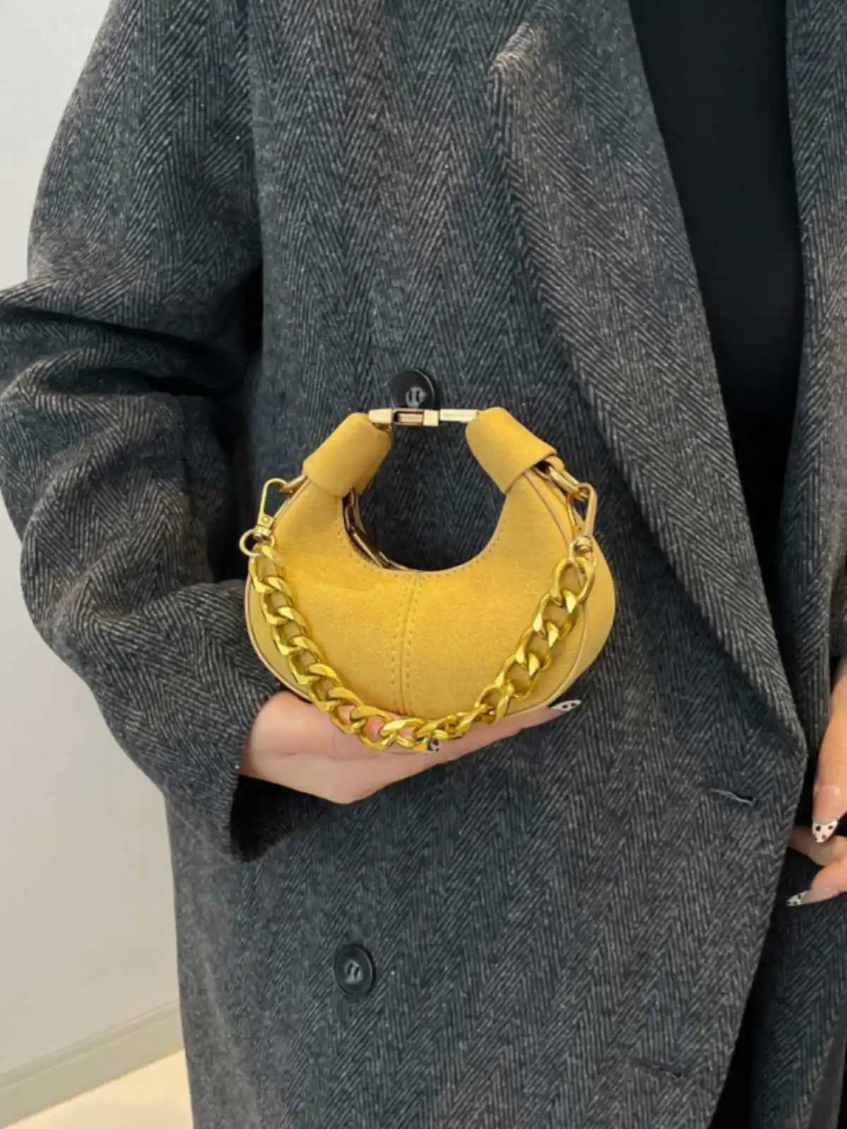 Womens Mini Lipstick Chain Bag 2025 Solid Color Full Color Cross Body Bag Womens Exquisite Coin WalletW250419