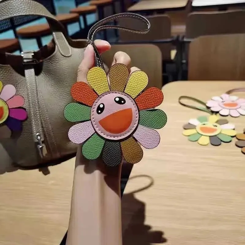 luxury Designer Keychains Lanyards Fashion Genuine Leather Rainbow Flowers Colorful Sunflower Keychain Bag Charm Pendant Ornament Holder Accessories