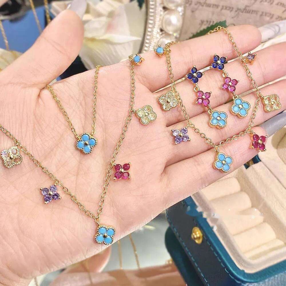 INS Collier de créateur de bijoux de luxe Dopamine Collier de trèfle à quatre feuilles Chaîne de clavicule en couches françaises Boucles d'oreill