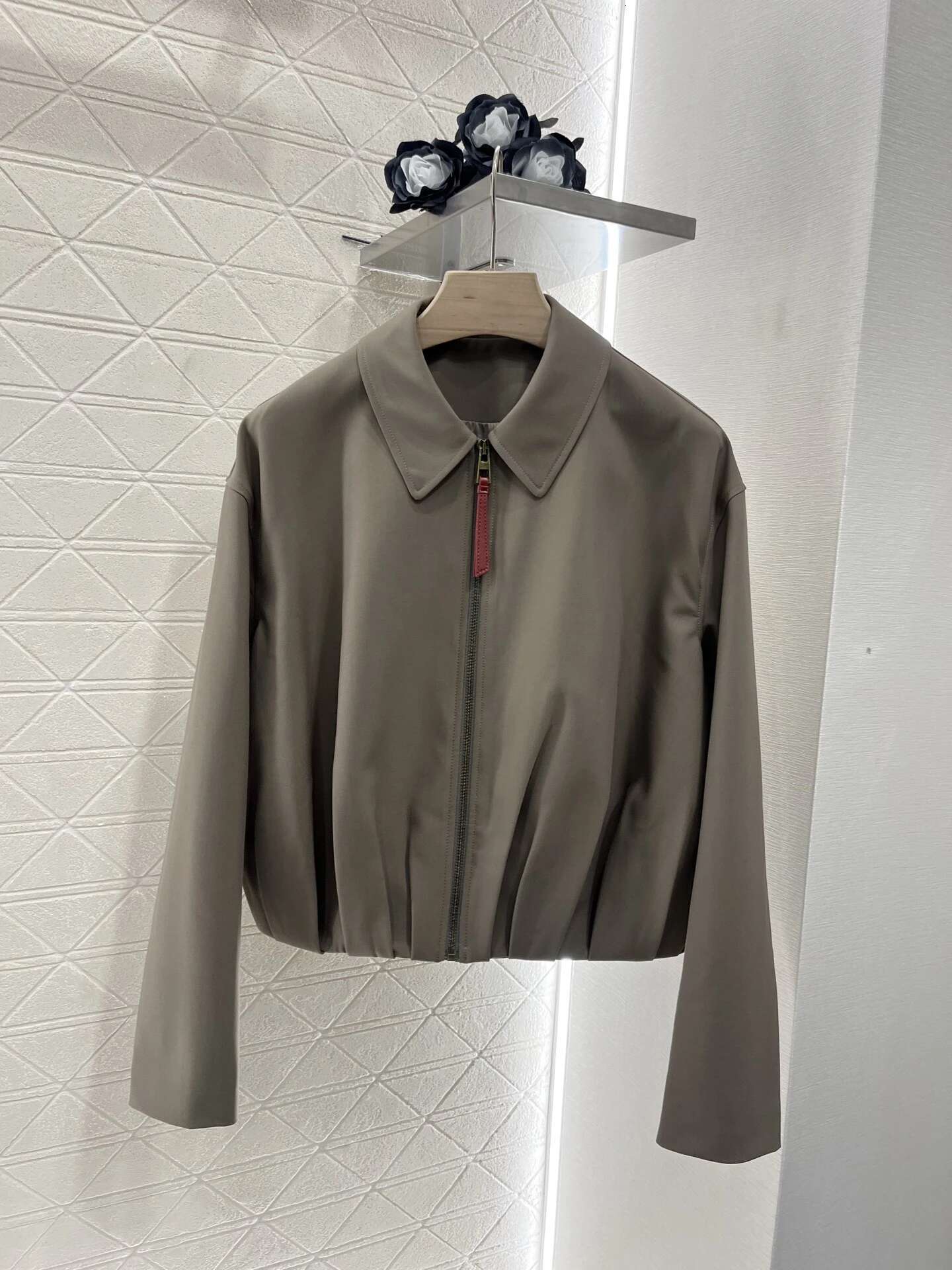 Jackets Women Spring Summer Solid Turn-Down Collar Zipper Folds Straight Short Coat Casual Trendy Loose Fit Female Clothes