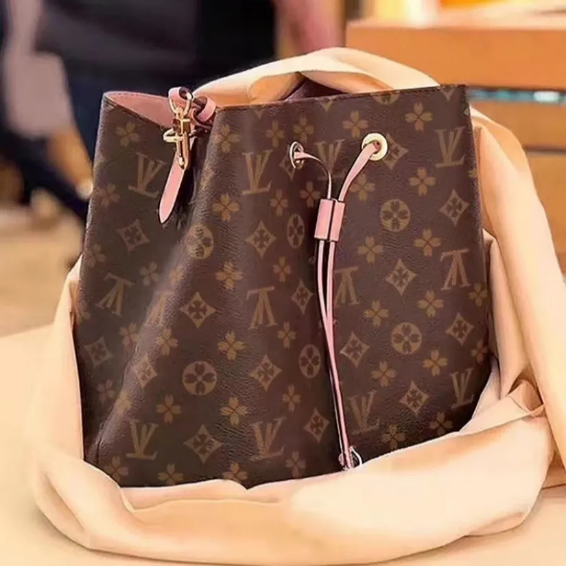 2025 Borse a tracolla a tracolla di lusso per donna, la borsa a secchiello per zaino da donna di moda, borsa a tracolla firmata