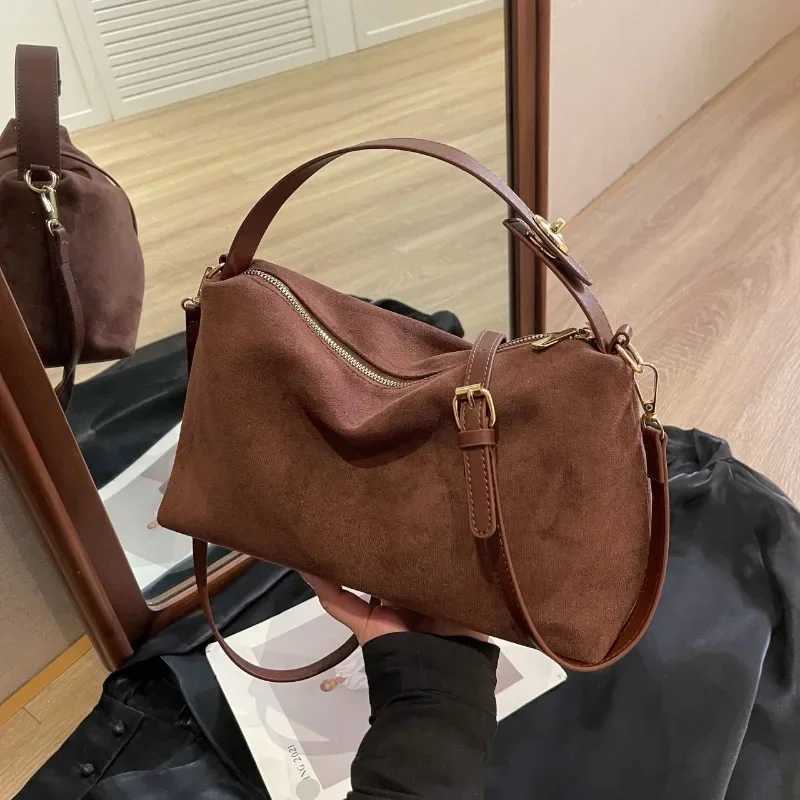 Zipper Solid Color High Capacity PU Shoulder Bag 2025 Hot Selling Womens Simple Fashion Handbag Bolsas FemininasXJ250419