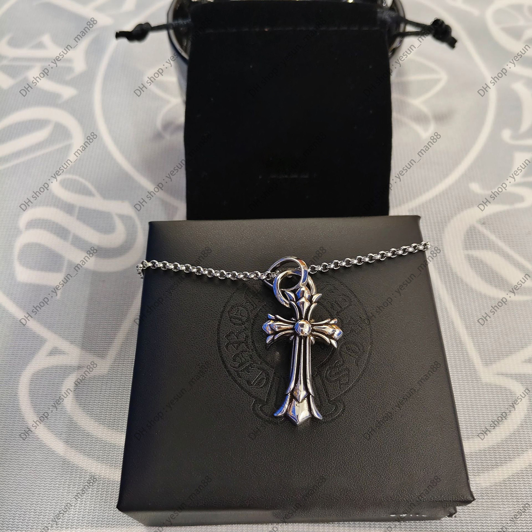 chrome Necklace Bold Letter Cross Women chromes Necklaces Designer Brand Flower Pendant Chain Men chromed Jewelry Necklace AD1w