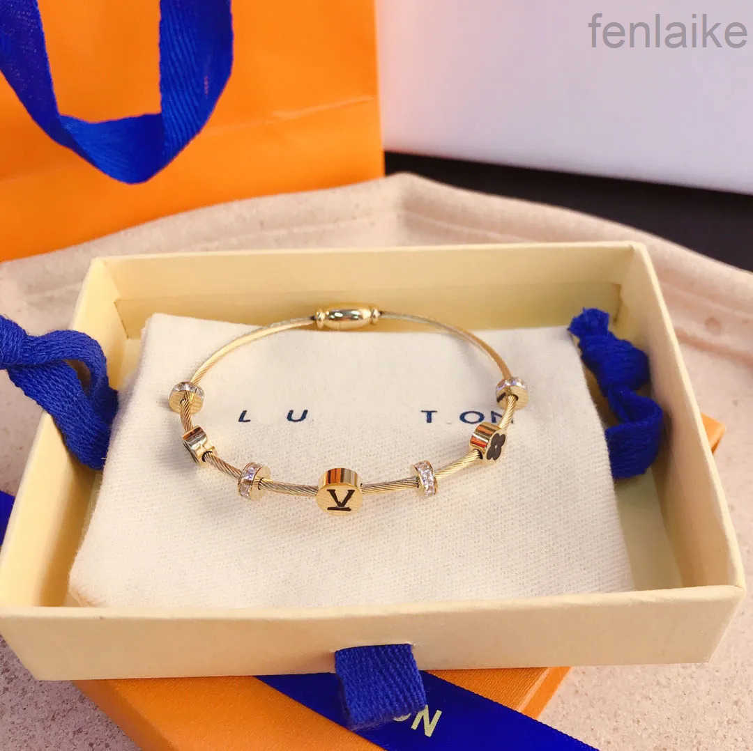 Jewelrys Luxury Gold Plated Diamond Bangle Box Packaging Designer Bangle Womens Boutique Love Gift Bange Classic Style Birthday Wedding Bracelet b61