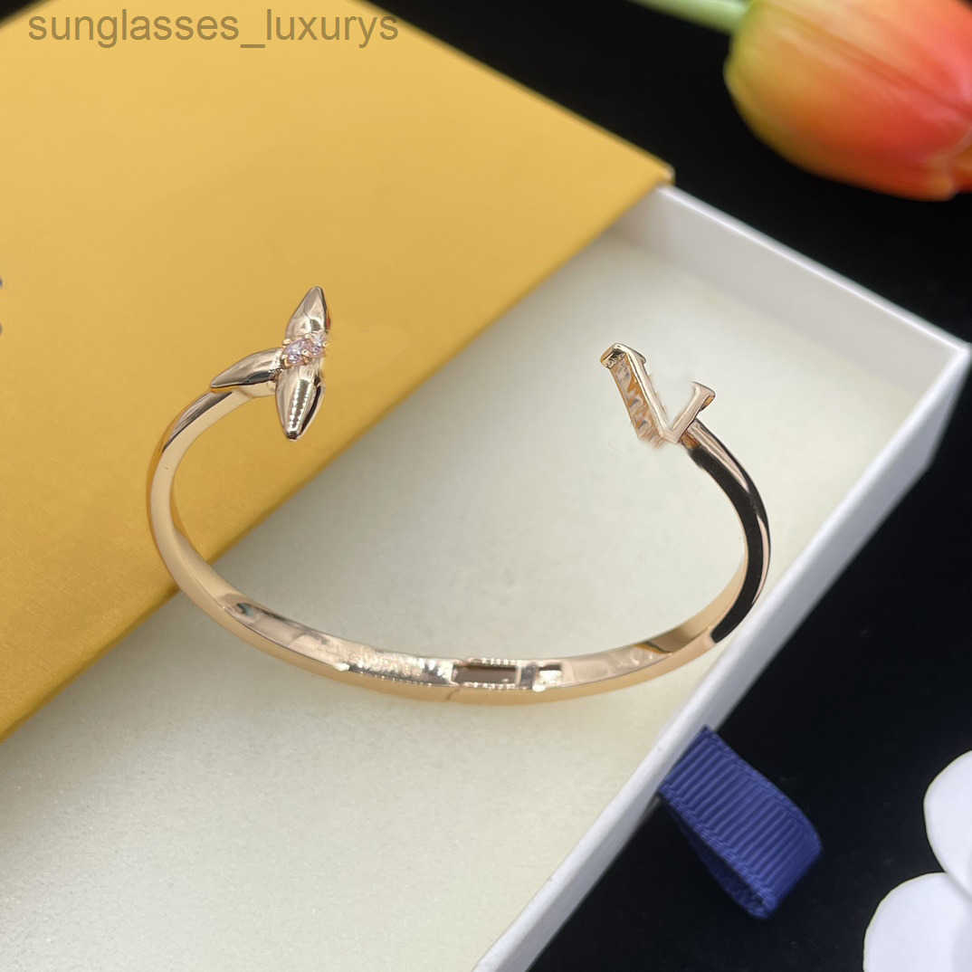Diamond Bracelet Designer Gold for Women Luxury Jewelry Open Cuff Sier Love Womens Bangles plated 18K gold jewelry gift