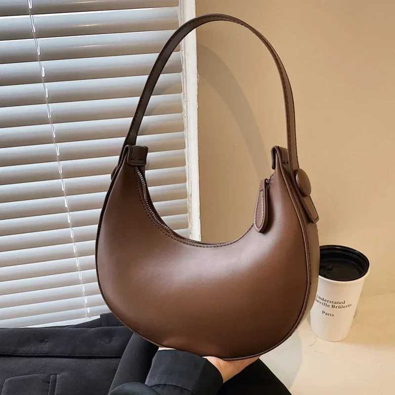 Fashionable womens armrest bag cute half moon bag leather PU wallet and handbag designer shoulder bag small handbagXJ250419