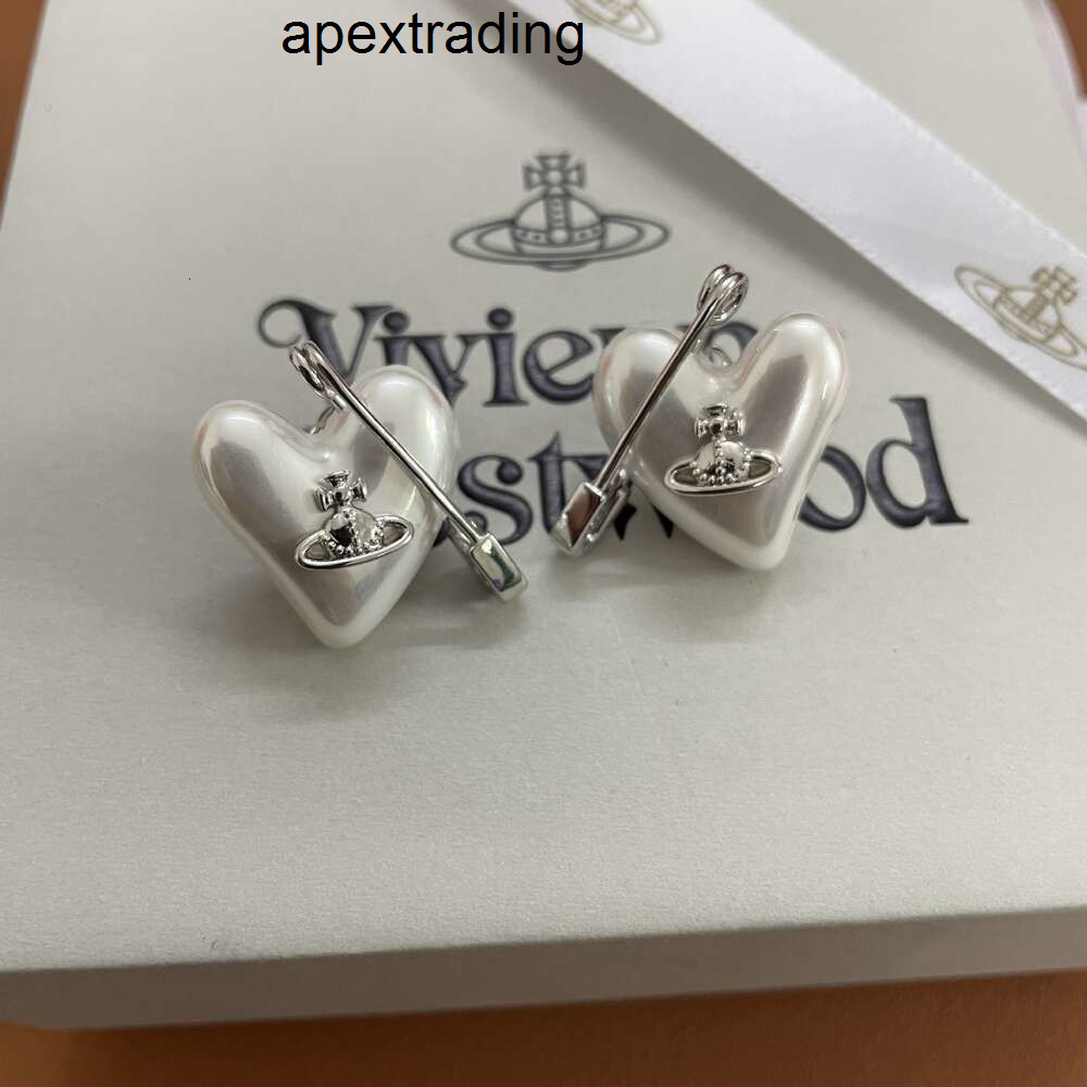 Designer Westwood 23 New Western Empress Dowagers Great Love Saturn Pins Pearl Earrings Female Sweet Cool Spic viviane Vivienme viviennen viviennely