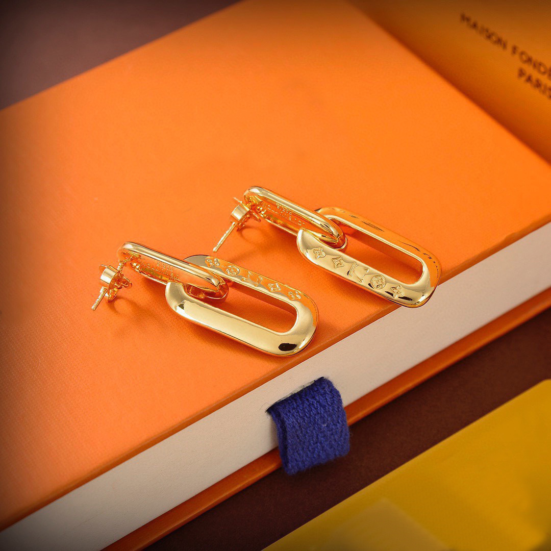 Classic Earrings Designer Earrings Studs Fashion Earrings Simple Letter Earrings for Women Trendy Earrings Wholesale Very Good Gift for Women Men