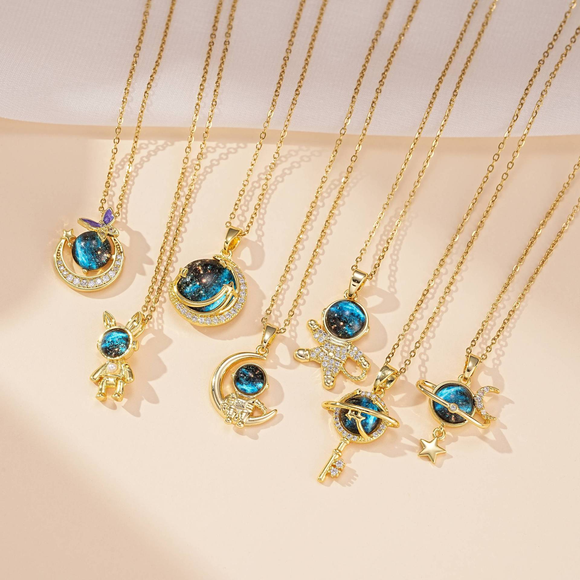 Nouveau collier planète femme polyvalent haut de gamme ciel étoilé chaîne de clavicule en or 18 carats ins collier de créateur pour bijoux femme