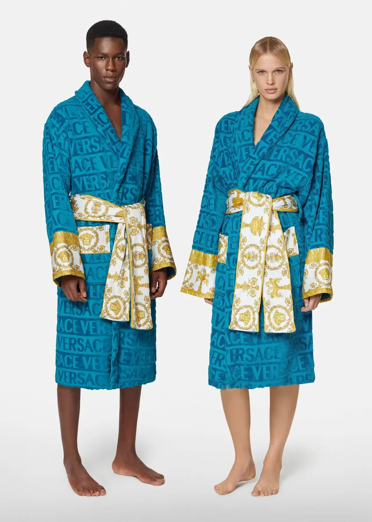 2025 Veet Bathrobe Robe Designers Baroque Fashion Pamas Mens Women Letter Jacquard Printing Barocco Print Sleeves Shawl Collar Pocket Belt 1 Q26919