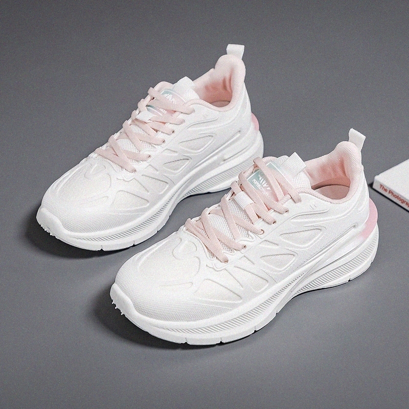 Chaussures de sport couple polyvalentes femme chaussures running étudiantes légères hommes et femmes baskets blanches respirantes en mesh