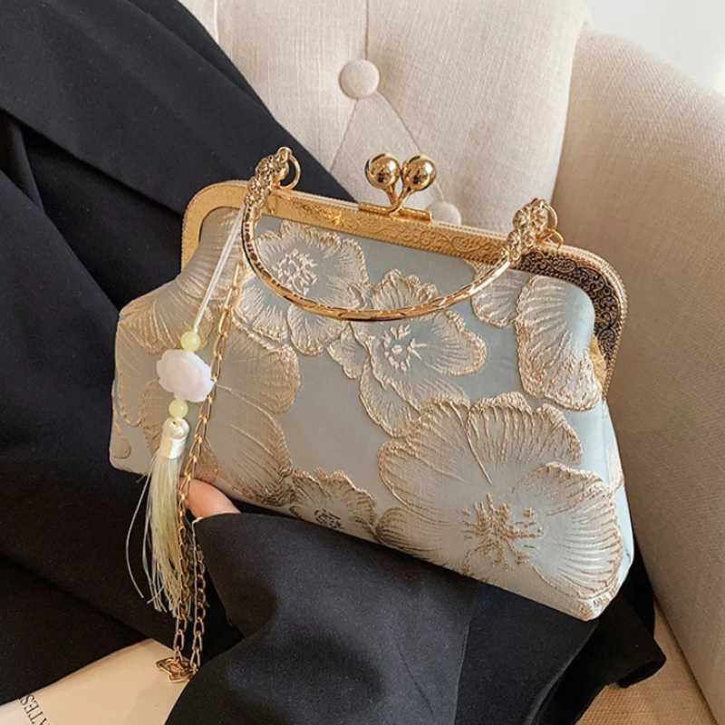 Chinese style embroidered shoulder bag elegant handbag retro small square bag wedding party luxury designer womens evening clutchXJ250422