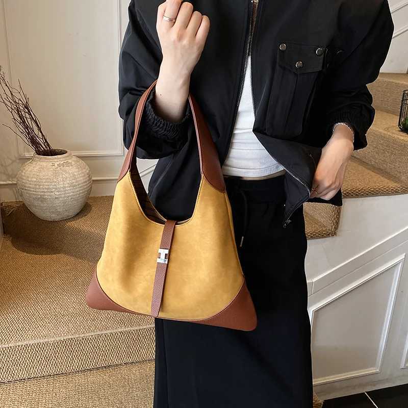 Automne et hiver rétro sac sous les bras haut de gamme mat sac à bandoulière conception de niche Triangle sac à la mode sac de banlieue 6709XAEXJ