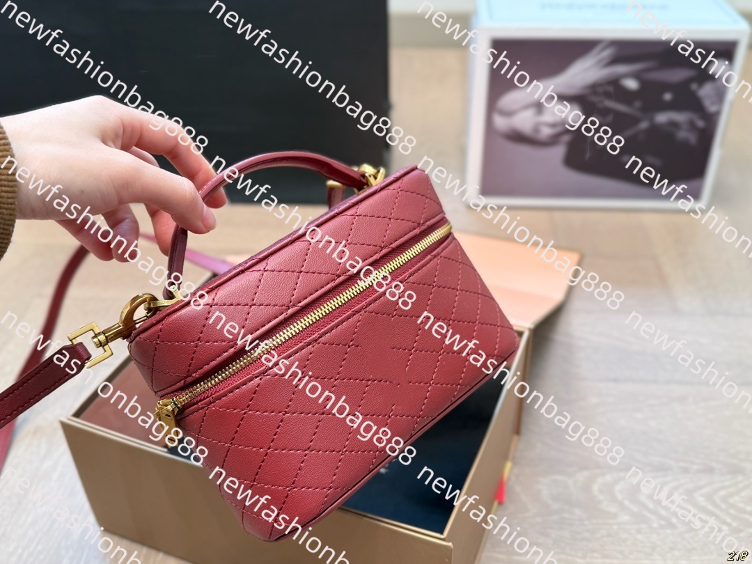 Fashion tote Lady Designer bag Makeup bag Cosmetic Bags Women Toiletry Travel Pouch Ladies Purses High Quality Handbags 218