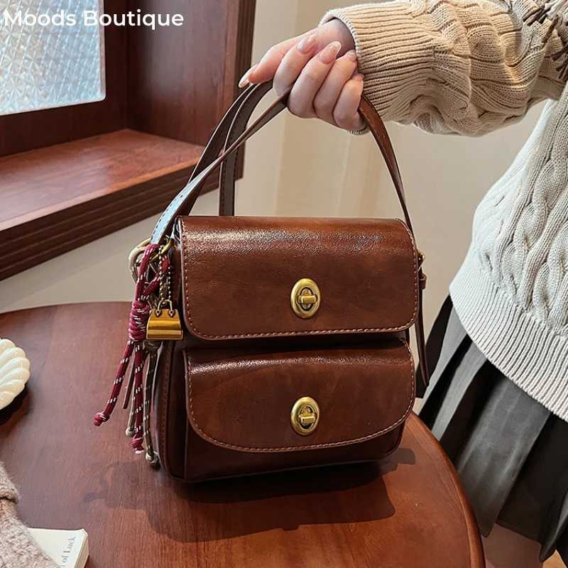 MOODS Vintage mode sacs à bandoulière pour femmes ciré PU sac à bandoulière en cuir avec pendentif décor polyvalent Commute Messenger BagXJ251122